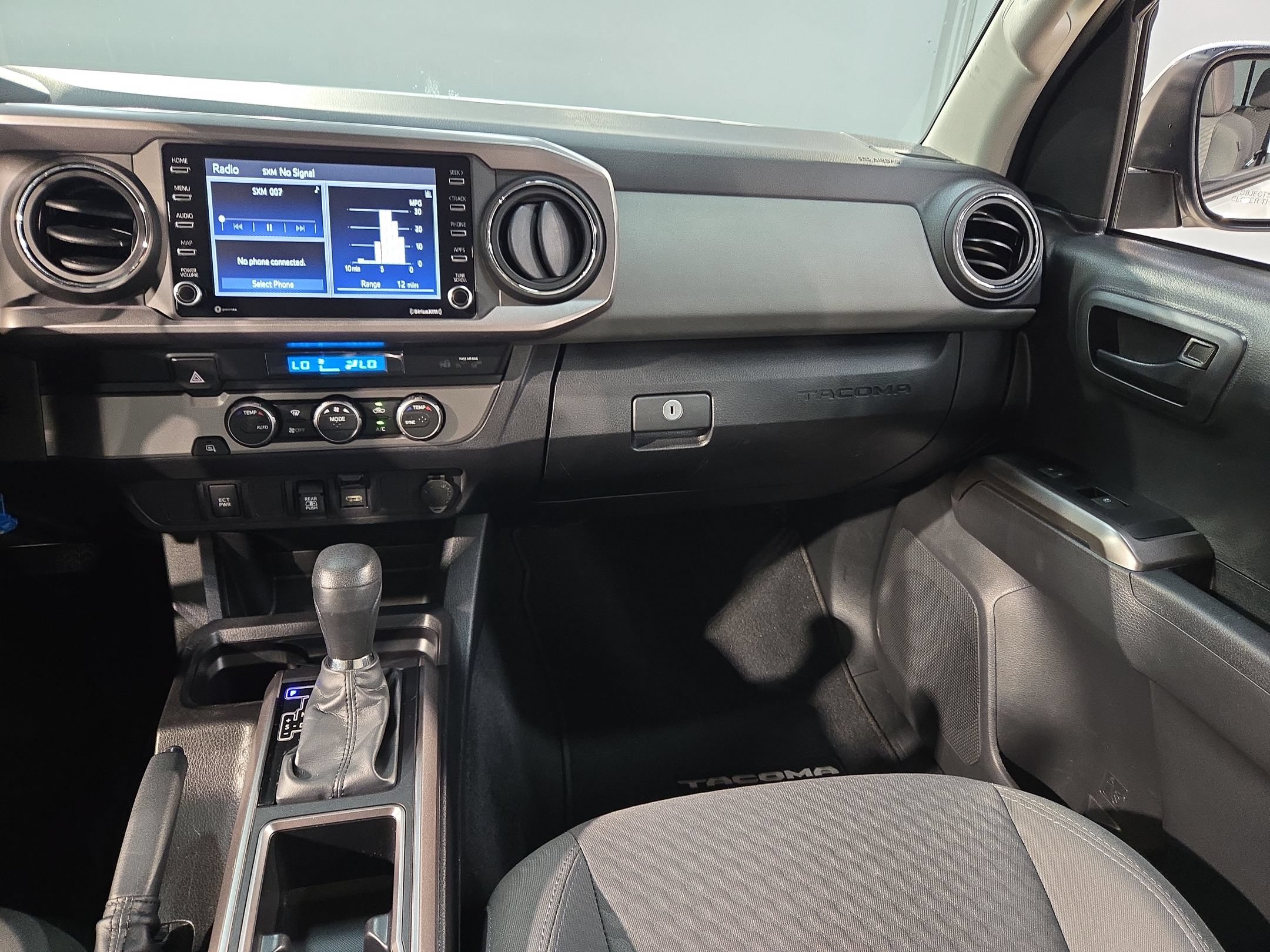 Used 2022 Toyota Tacoma SR5 RWD image 11