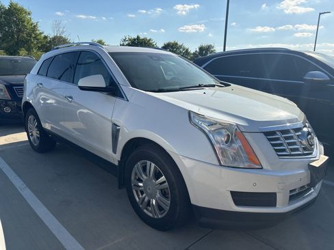 Used 2015 Cadillac SRX Luxury w/ Driver Awareness Package image 3