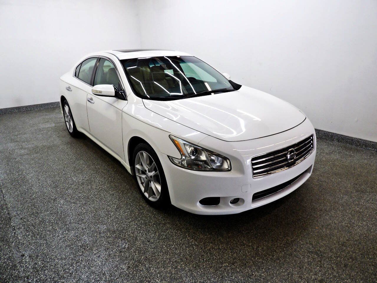 Used 2011 Nissan Maxima 3.5 SV w/ Monitor Pkg FWD image 3