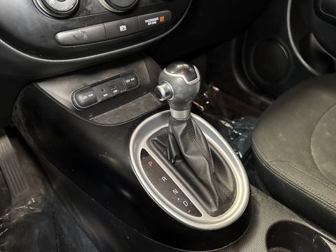 Used 2014 Kia Soul FWD image 16