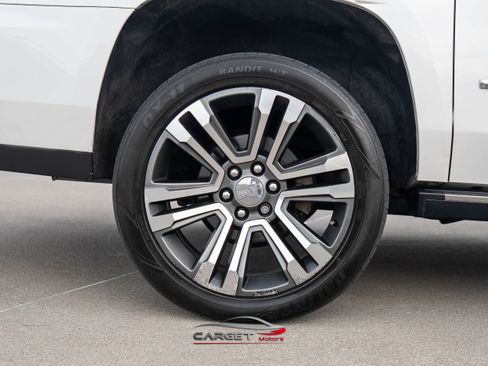 Used 2020 GMC Yukon XL Denali w/ Denali Premium Package image 11