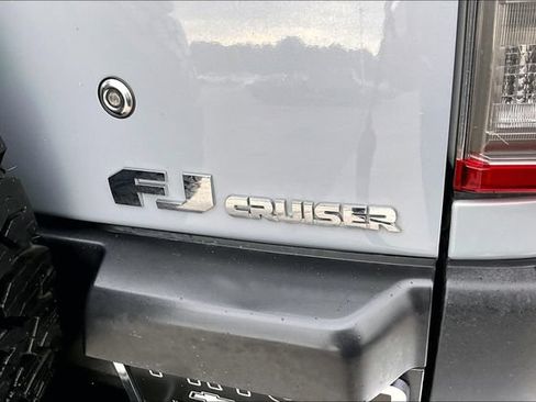 Used 2014 Toyota FJ Cruiser 4WD w/ Convenience Package image 24