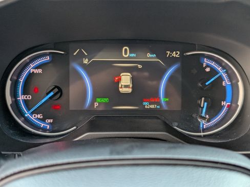 Used 2024 Toyota RAV4 XLE AWD/4WD image 19