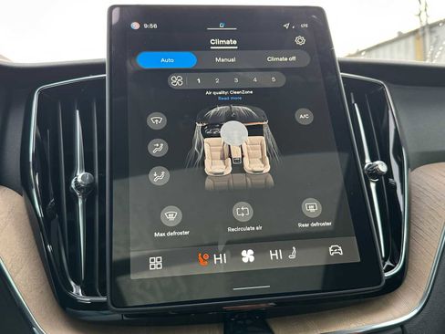 New 2026 Volvo XC60 B5 Core w/ Climate Package image 27