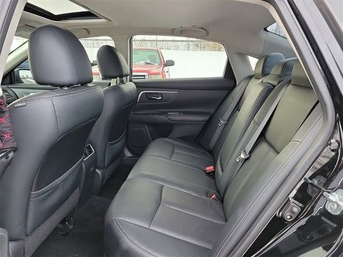 Used 2018 Nissan Altima 2.5 SL w/ 2.5 SL Technology Package image 11