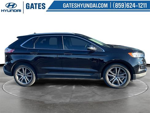 Used 2020 Ford Edge Titanium image 3
