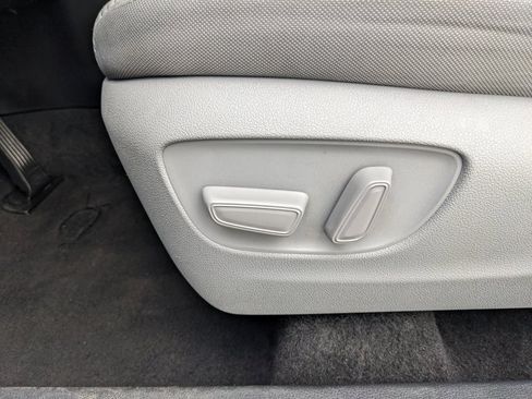 Used 2023 Toyota Highlander L image 46