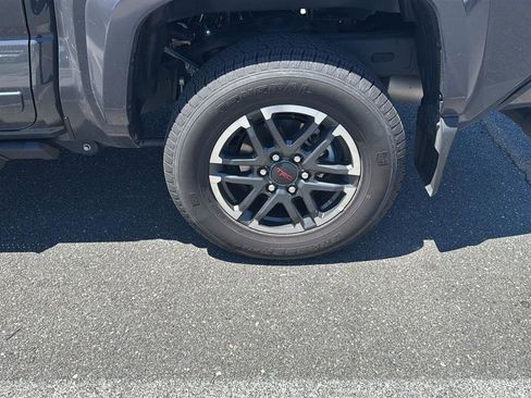 Used 2025 Toyota Tacoma TRD Sport AWD/4WD image 6