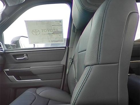 Used 2025 Toyota Tundra Platinum image 26