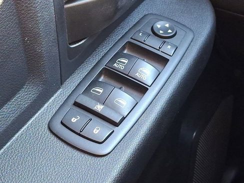 Certified 2017 RAM 1500 Express image 29