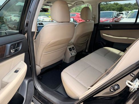 Used 2019 Subaru Outback 2.5i Limited AWD/4WD image 15