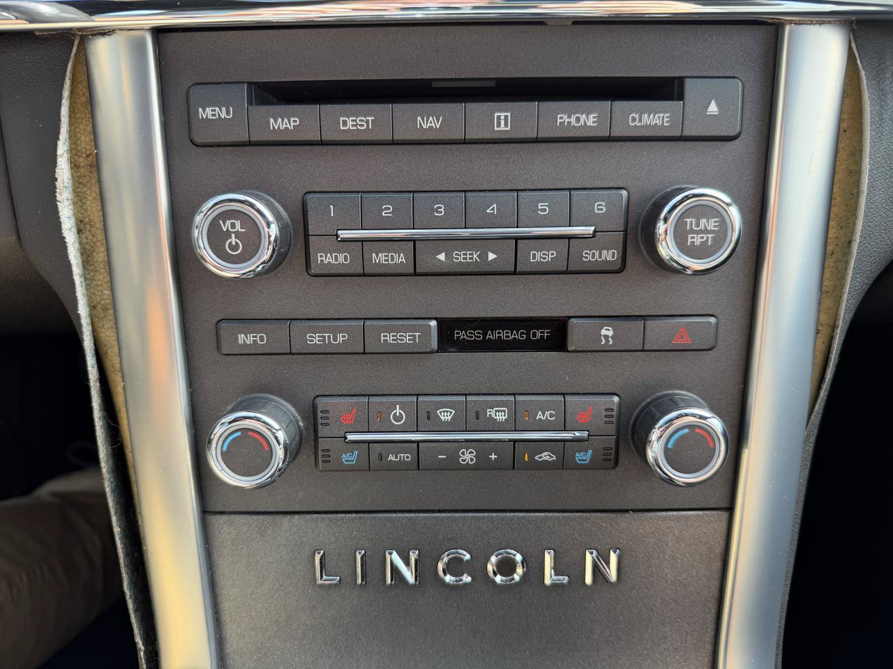Used 2009 Lincoln MKS AWD image 39