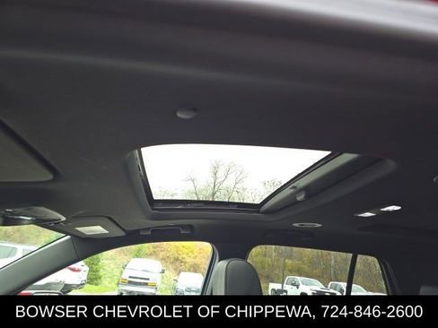 Used 2023 Chevrolet Traverse RS image 12