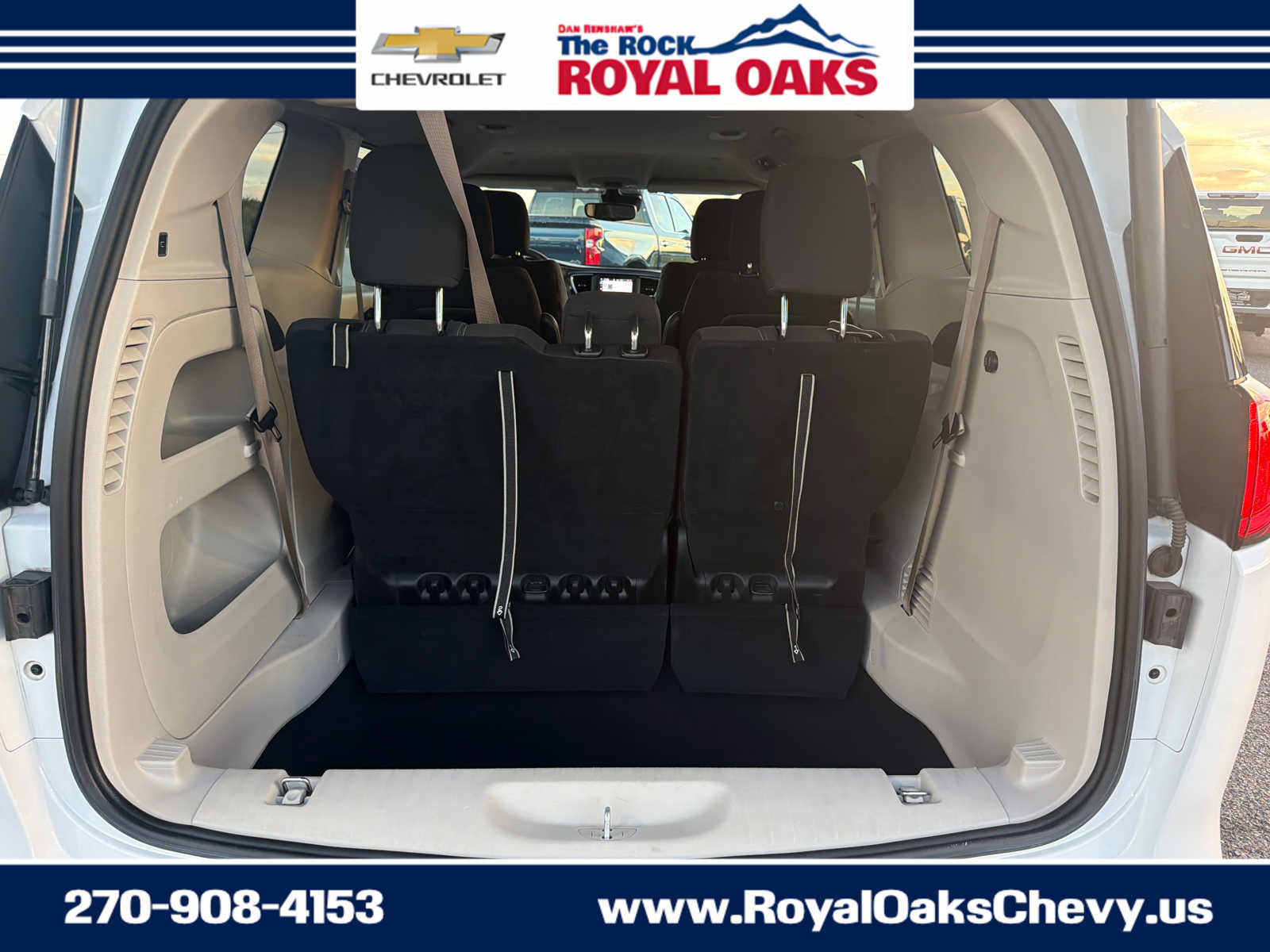 Used 2023 Chrysler Voyager LX FWD image 7