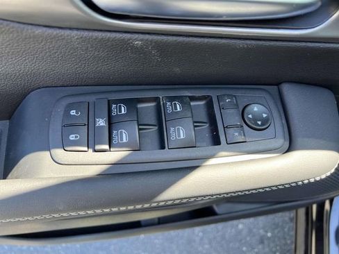 New 2025 Chrysler Pacifica Select FWD image 13