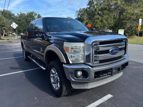 Used 2013 Ford F250 Lariat w/ Lariat Interior Pkg image 2
