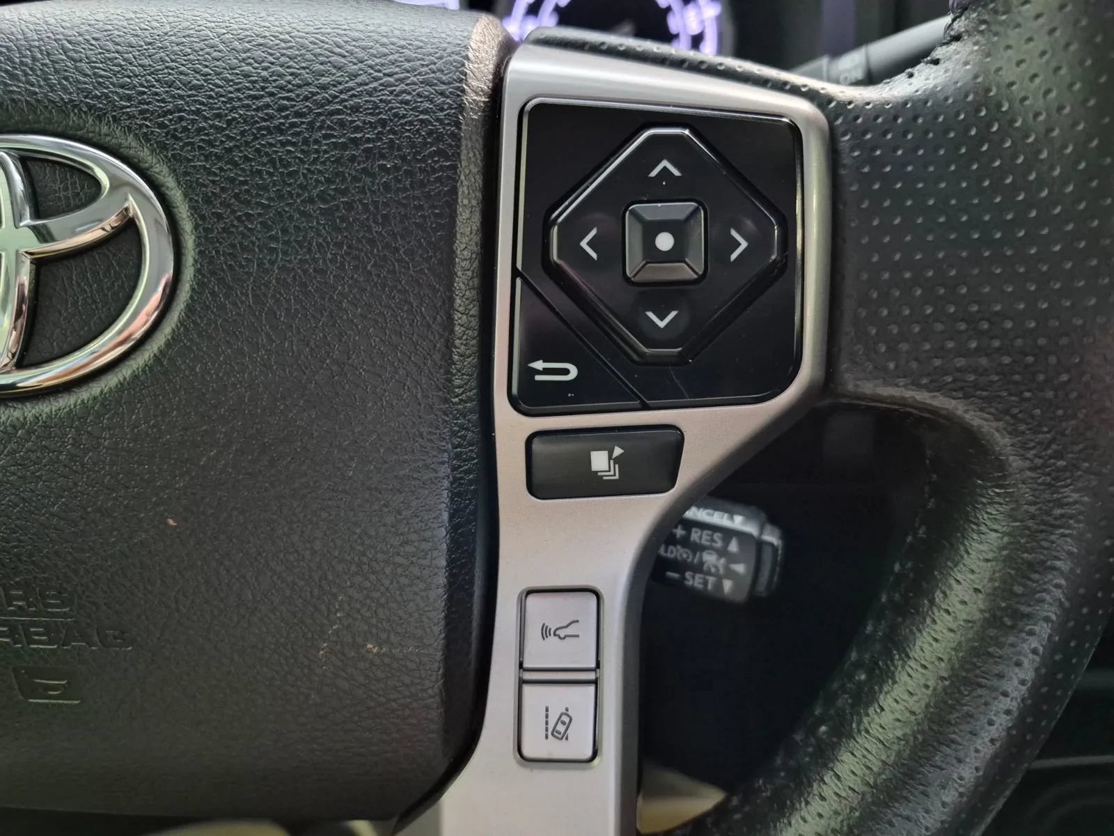 Used 2021 Toyota 4Runner Limited w/ Convenience Package (TMS) AWD/4WD image 12