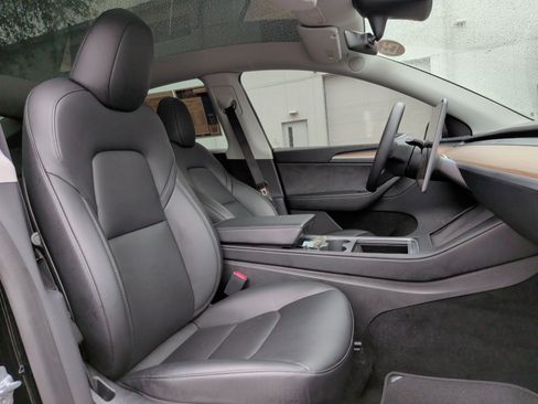 Used 2023 Tesla Model Y Long Range image 35