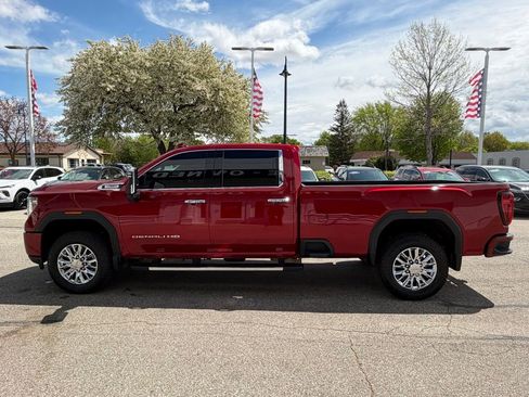 Used 2022 GMC Sierra 3500 Denali w/ Denali Ultimate Package AWD/4WD image 8