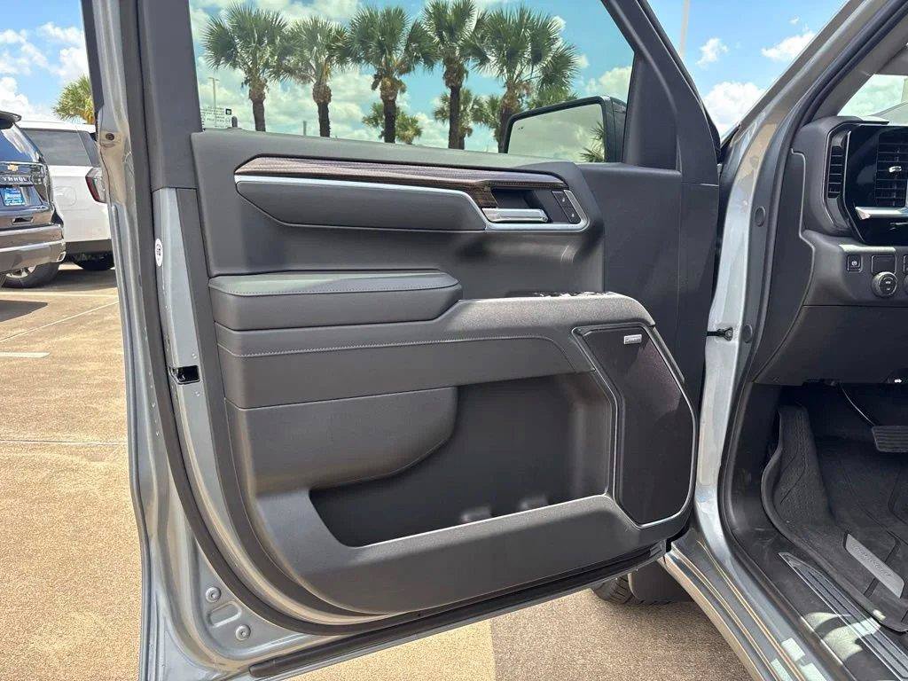New 2026 Chevrolet Silverado 1500 RST RWD image 18