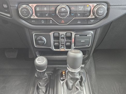 New 2026 Jeep Gladiator Sport image 12