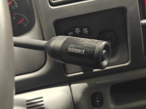 Used 2004 Ford Excursion XLT AWD/4WD image 10