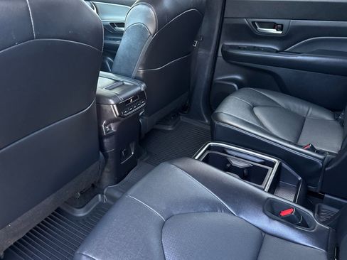Used 2025 Toyota Grand Highlander AWD image 14