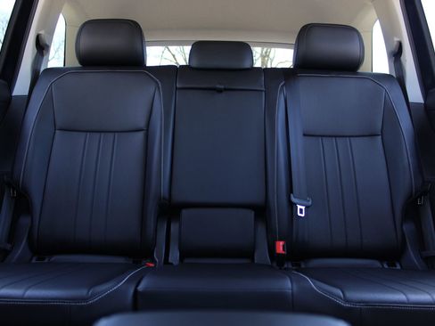 Used 2022 Volkswagen Tiguan SE image 14