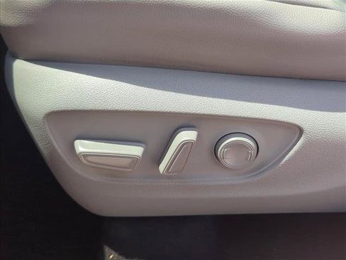 Certified 2020 Toyota Highlander XLE FWD image 13