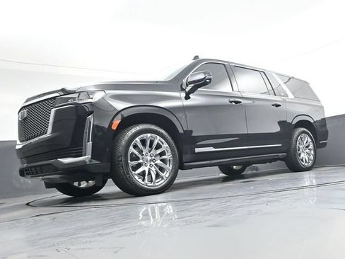 Used 2023 Cadillac Escalade ESV Premium Luxury w/ LPO, Radiant Package AWD/4WD image 36