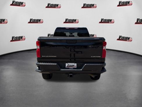 Used 2021 Chevrolet Silverado 2500 Custom w/ Custom Convenience Package AWD/4WD image 7