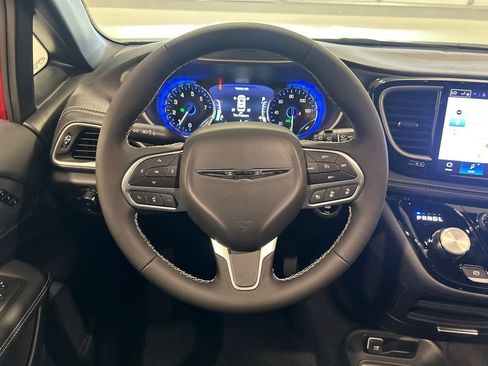 New 2026 Chrysler Pacifica Select AWD/4WD image 27