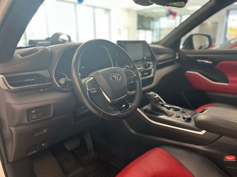 Used 2021 Toyota Highlander XSE image 15