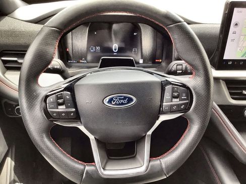 Used 2025 Ford Explorer ST-Line w/ ST-Line Street Pack AWD/4WD image 11
