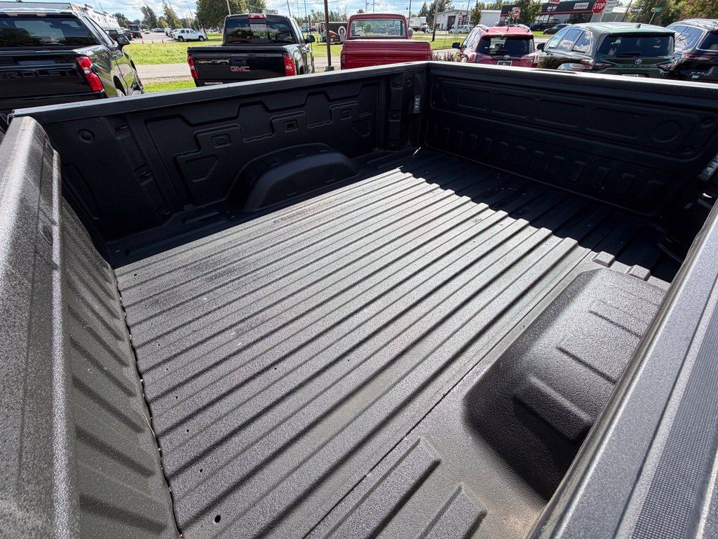 Used 2022 Chevrolet Silverado 2500 Custom w/ Custom Convenience Package AWD/4WD image 24