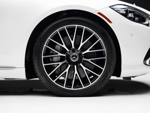 Used 2023 Mercedes-Benz S 580 4MATIC Sedan w/ 3D Technology Package image 40