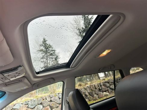 Used 2012 Subaru Outback 2.5i Limited w/ Moonroof Pkg image 15