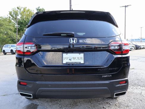 New 2025 Honda Pilot Black Edition image 6