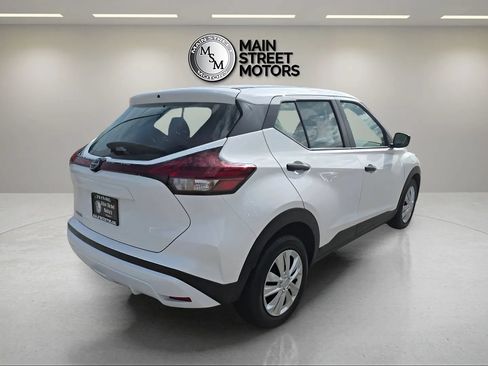 Used 2024 Nissan Kicks S FWD image 5