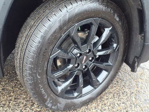 Used 2026 GMC Terrain Elevation w/ Elevation Premium Package image 2