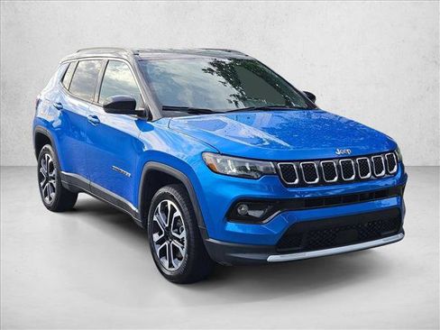 Used 2024 Jeep Compass Limited AWD/4WD image 3