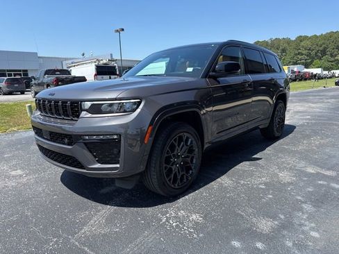 New 2026 Jeep Grand Cherokee L Summit AWD/4WD image 4