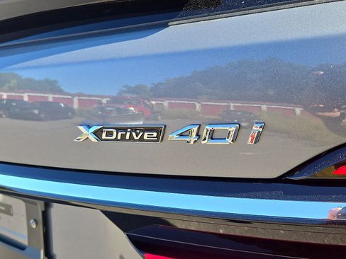 Used 2026 BMW X7 xDrive40i w/ Premium Package image 16