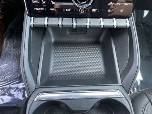 New 2026 GMC Terrain Elevation w/ Elevation Premium Package AWD/4WD image 16