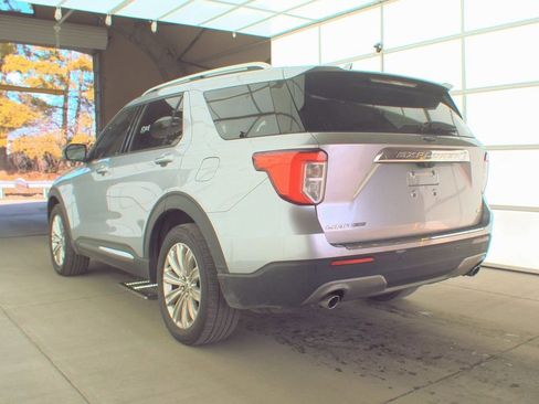 Used 2020 Ford Explorer Limited image 2