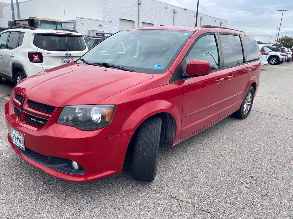 Used 2014 Dodge Grand Caravan R/T w/ Safety Sphere Group FWD image 2