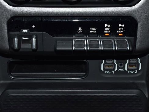 Used 2021 RAM 1500 Big Horn image 21