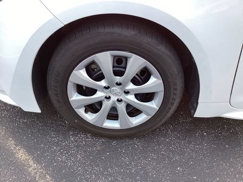 Used 2024 Toyota Corolla LE FWD image 24