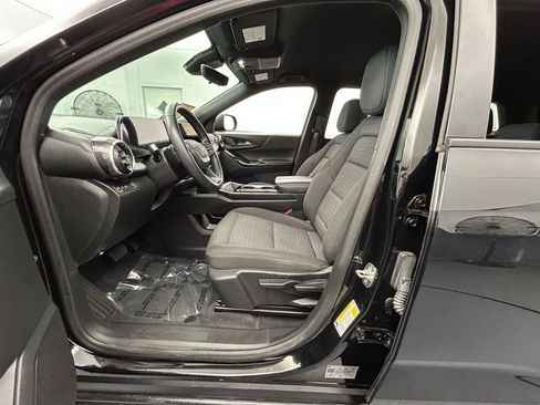 Used 2025 Chevrolet Equinox LT w/ Safety and Technology Package FWD image 16