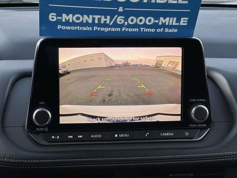 Used 2024 Nissan Rogue S image 19